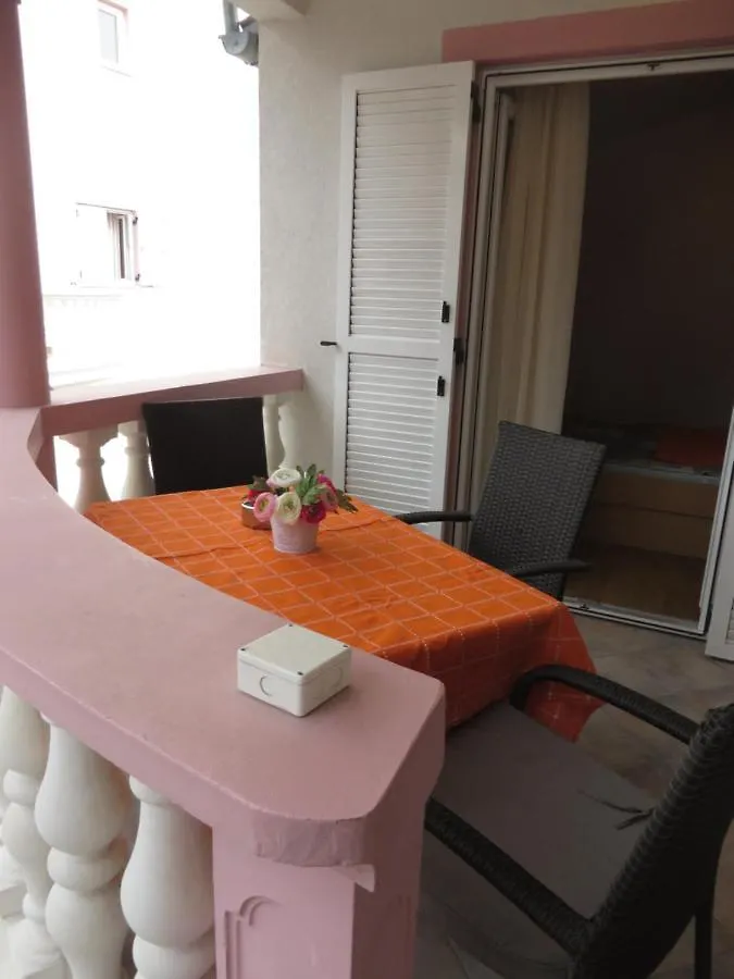 Gardenia Apartments Pakostane 0*,  Croatia