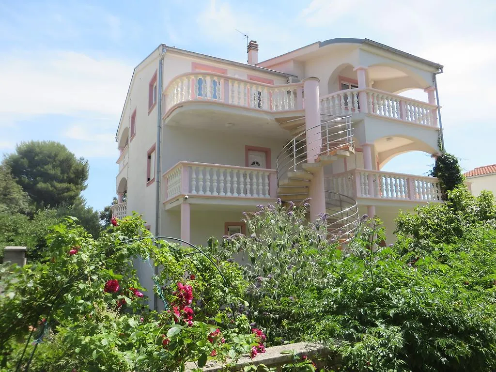 Gardenia Apartments Pakostane