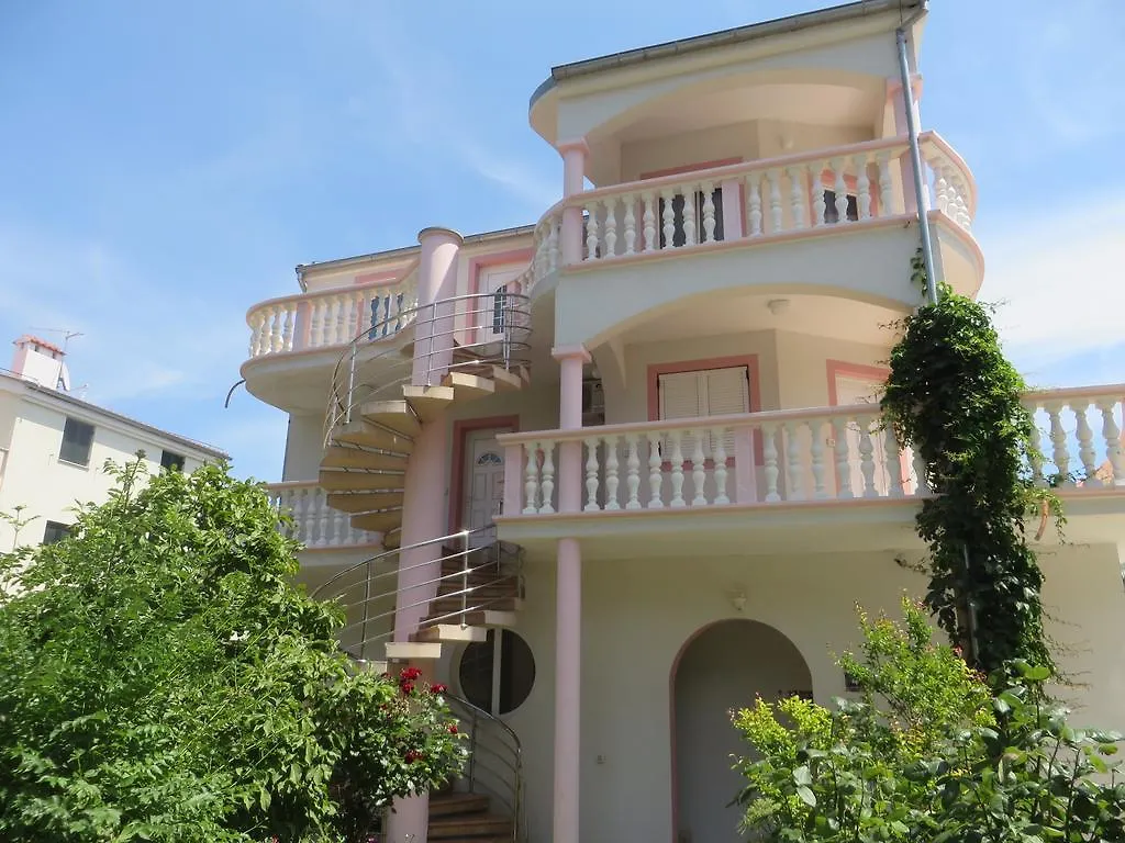 Gardenia Apartments Pakostane