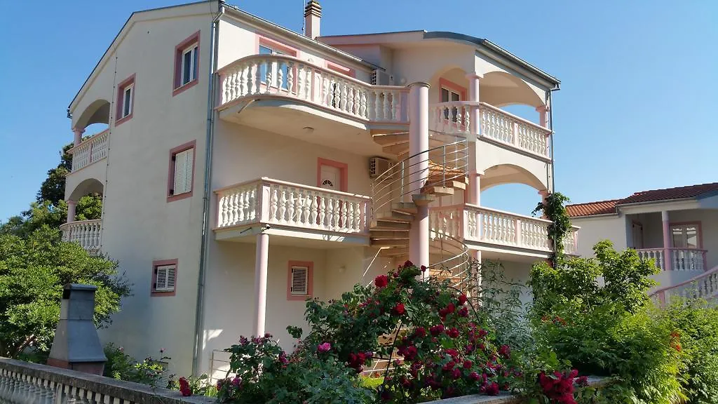 Gardenia Apartments Pakostane