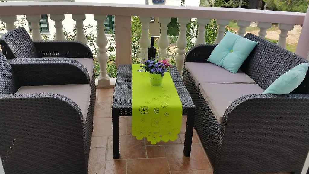 Gardenia Apartments Pakostane Croatia